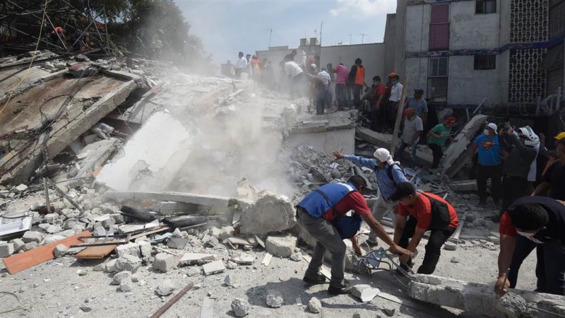 Huge Earthquake Hits Mexico: Topples Buildings, Over 200 Dead