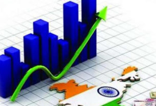 Acceleration of the Indian Economy despite the fall of Rupee