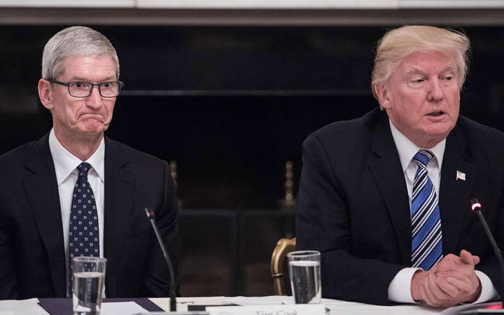 Trump Advised Apple