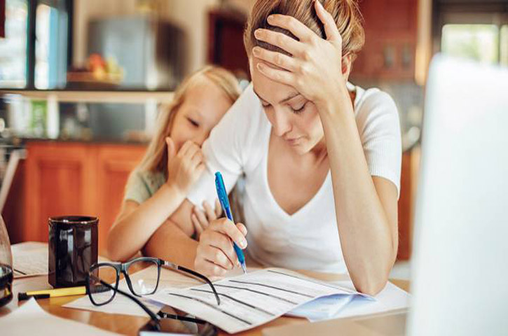 A Study Founds That Mothers With Full-Time Job Are 40% More Stressed